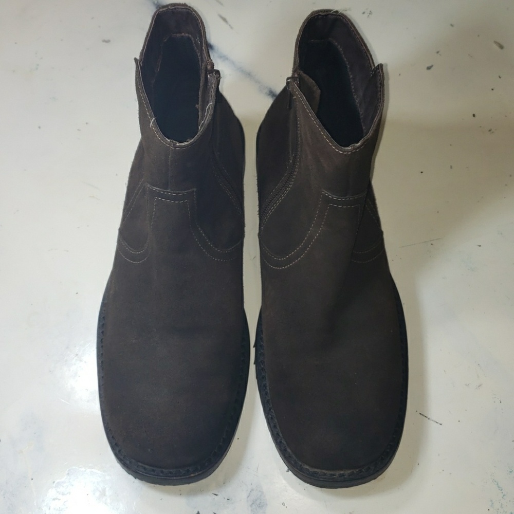 Rocket Dog mens brown suede boots size 10.
